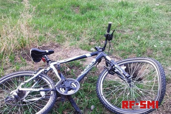 Брянский полицейский на переходе сбил велосипедиста