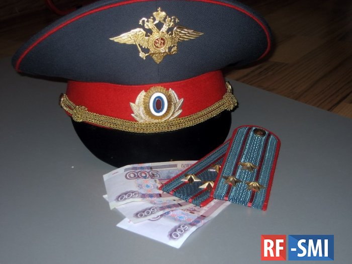 В Кирове сотрудник полиции получил 16 млн рублей взятки