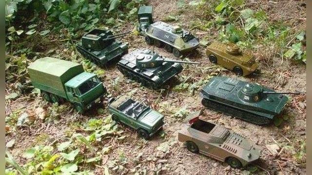 Посольство РФ "троллит" НАТО игрушечным вторжением