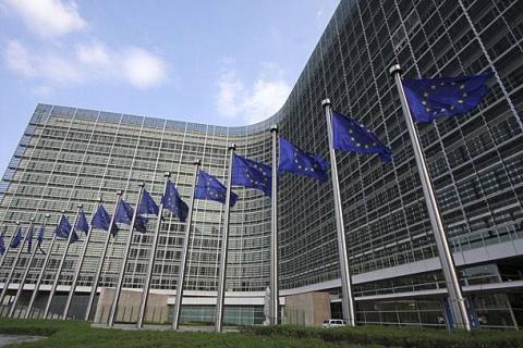 Еврокомиссия официально отложила торговую ассоциацию с Украиной