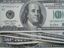 Доллар впервые в истории поднялся выше 43 руб.