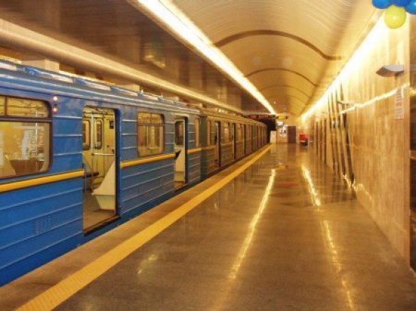 Поезда киевского метро снизят скорость движения до 40 км/ч из-за нехватки финансирования