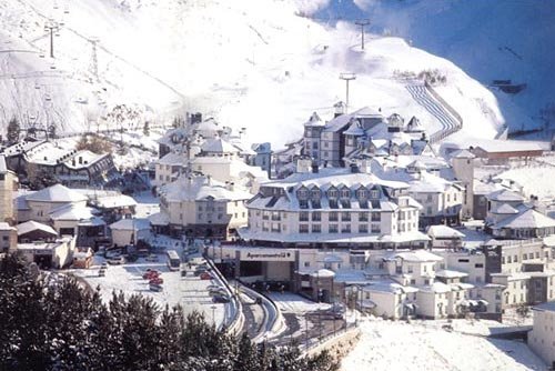 Россиян не пустили на горнолыжный курорт в Швейцарии.