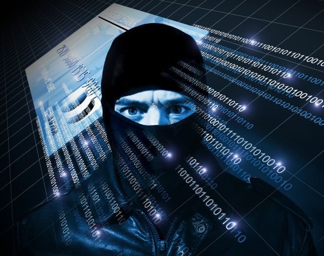 Хакеры украли данные 10 млн россиян и продают в интернете