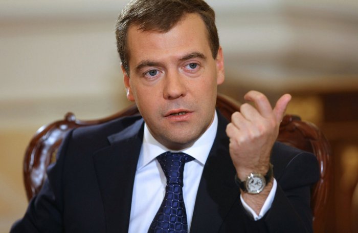 Медведев вручит премии за достижения в области культуры