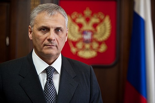 Задержанный губернатор Сахалина Александр Хорошавин доставлен в Москву