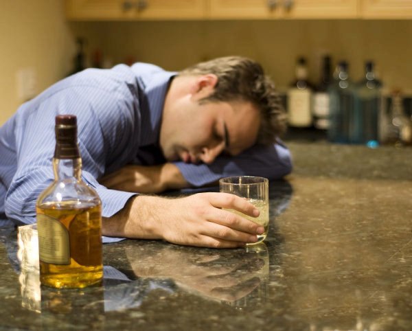 Алкоголизм будут лечить с помощью белков мозга