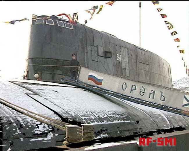 На северодвинской «Звездочке» горит подводная лодка  "ОРЕЛ"