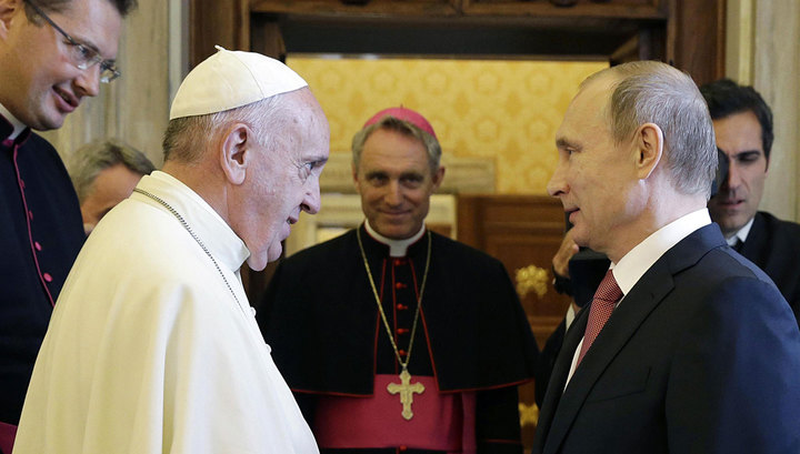 Д. Песков объяснился по поводу опоздания В. Путина к понтифику