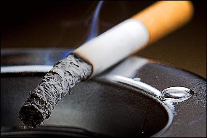 Табачный дым грозит мужчинам-курильщикам рецидивом рака.