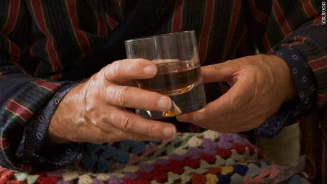 Алкоголь помогает  снимать хронические боли.