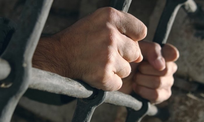 В Оренбурге полицейские наказаны за издевательство над задержанным