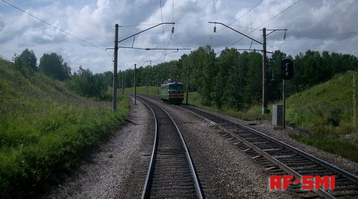 Подросток покончил жизнь самоубийством, бросившись под поезд