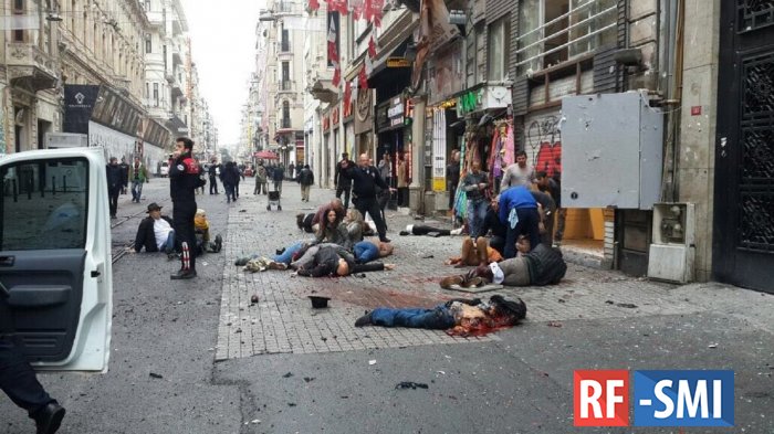 Двое погибли и  семь человек  пострадали при взрыве в центре Стамбула