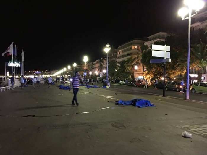 Полиция Франции проводит обыски в доме совершившего атаку в Ницце водителя