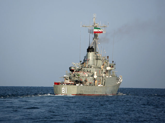 ВМС Ирана заставили корабль США изменить курс в Персидском заливе