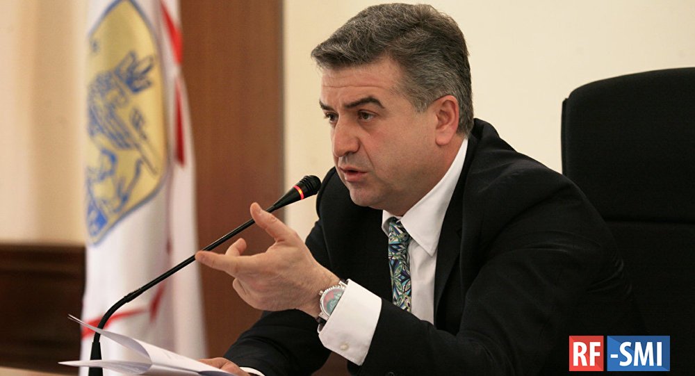 Оппозиция объявила об отставке ВРИО армянского премьера Карапетяна