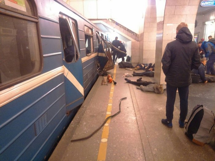 На ст. метро «Сенная площадь» в Санкт-Петербурге прогремел взрыв