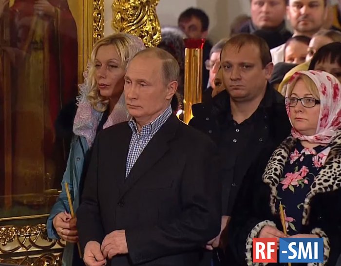Путин встречает Рождество в Симеоновской церкви в Петербурге