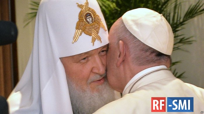 Патриарх Кирилл срочно позвонил Папе Франциску по поводу Сирии