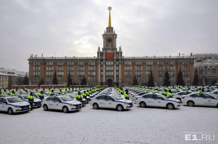 Вчера  ГУ МВД по Свердловской области получило 240 автомобилей
