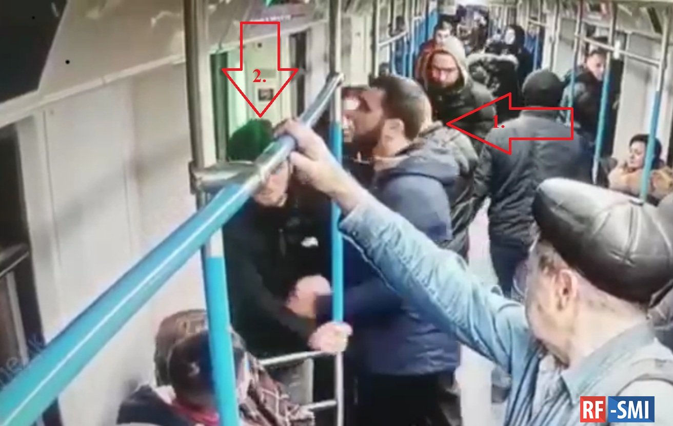 Бородатый мужик с ружьём в метро сидит. Таганский метро Киргизия зал тренер. Киргиз метро