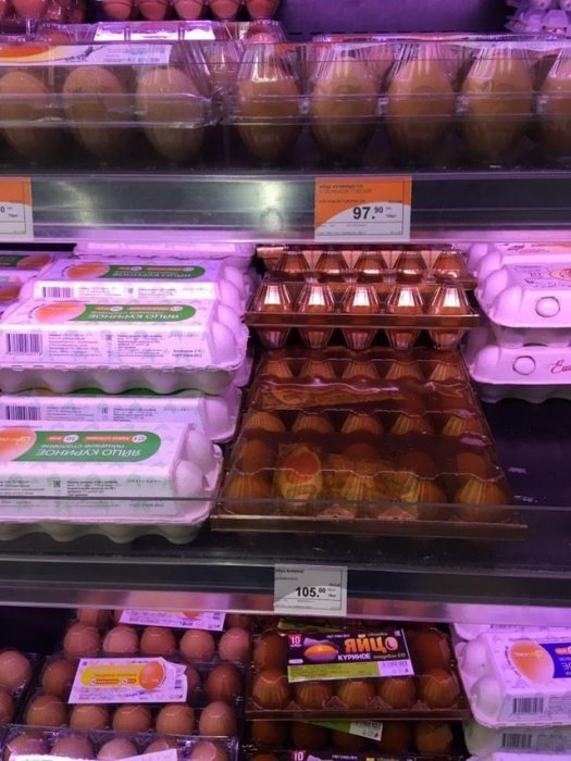 В Краснодаре в сетевых магазинах резко подорожали куриные яйца