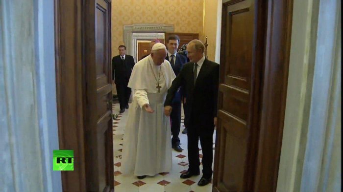 Началась встреча В. Путина и папы римского Франциска