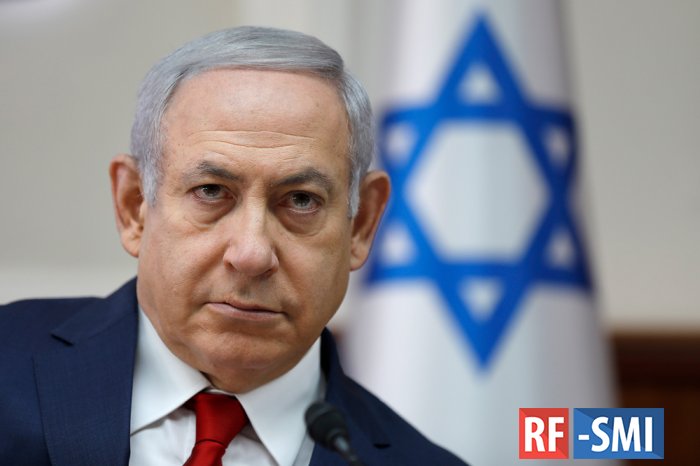Премьер Израиля попал сразу под три уголовных дела