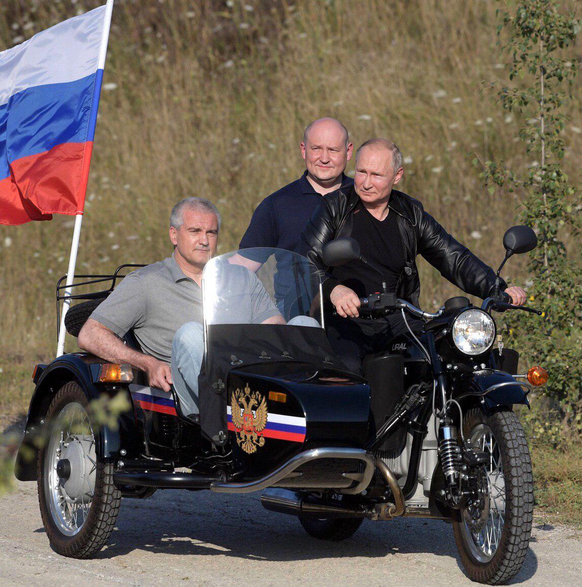 Владимир Путин в Севастополе посетил международное байк-шоу » РФ-СМИ. Только свежие новости !