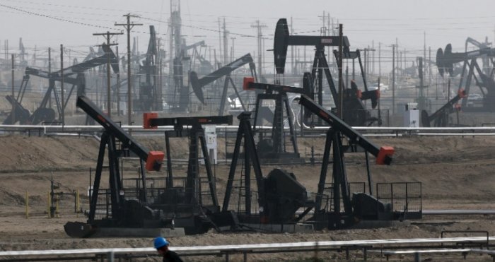 Добыча нефти в США к 20 мая упала почти на 20%
