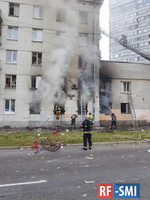 В Петербурге при попытке самоубийства женщина устроила взрыв газа
