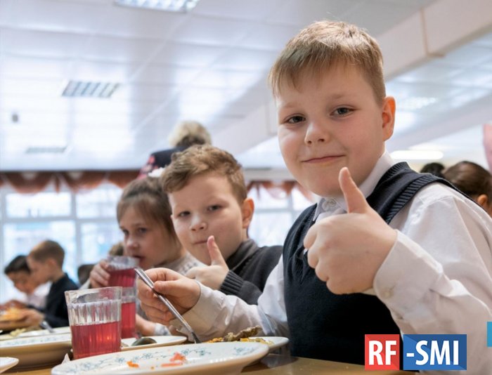 «Самое дорогое – это здоровье наших детей»: Онищенко призвал любыми силами обеспечить школьников бесплатным питанием