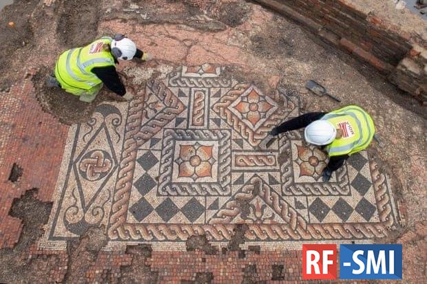 В центре Лондона нашли большой фрагмент римского мозаичного пола