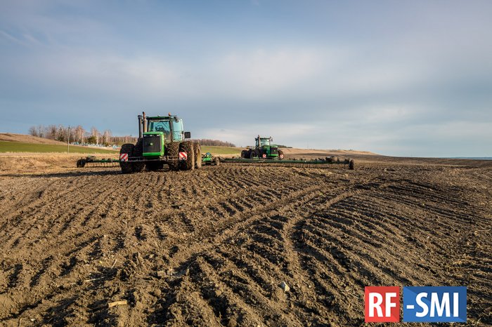 Минсельхоз: российские аграрии обеспечены удобрениями для озимого сева и весенних работ