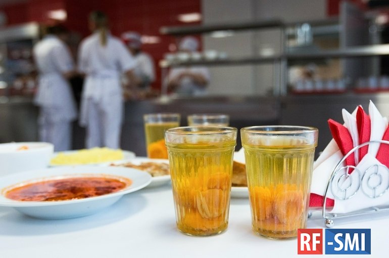 Завтрак и обед за счет государства: депутаты предложили кормить младшеклассников бесплатно