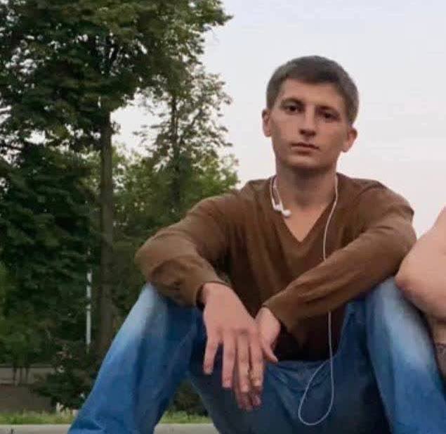 Москвич вырезал на своем теле свастику из-за депрессии
