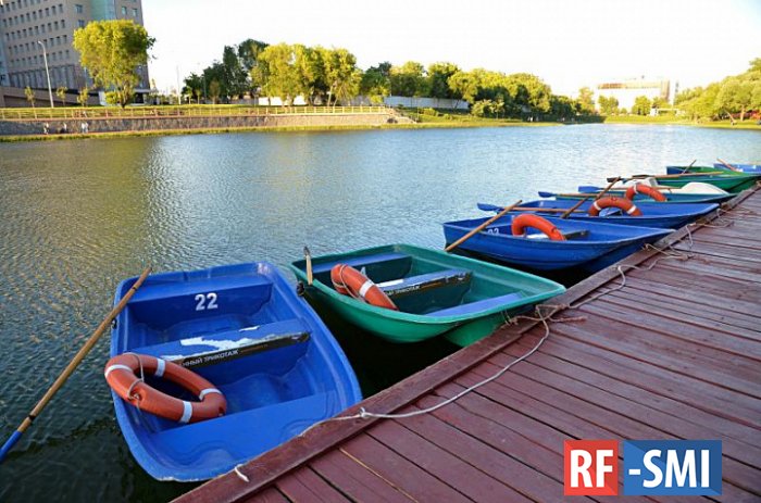 В городских парках Москвы заработали лодочные станции В городских парках Москвы заработали лодочные станции