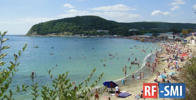 Россиян предупредили о смертельной опасности купания в холодных водоемах в жару