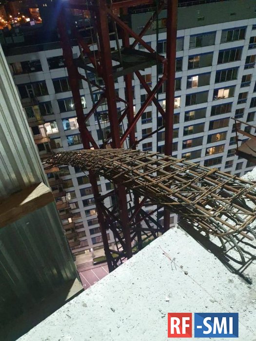 Двое рабочих разбились, упав с высоты 14 этажа в Москве