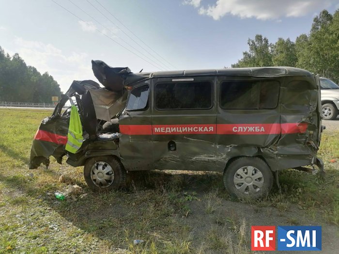 Скорая помощь попала в смертельное ДТП в Красноярском крае