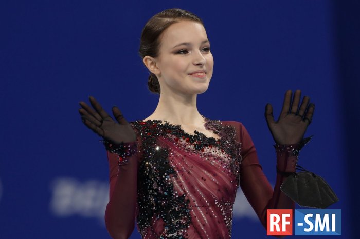 Олимпийская чемпионка фигуристка Щербакова провела зарядку в "Манеже"