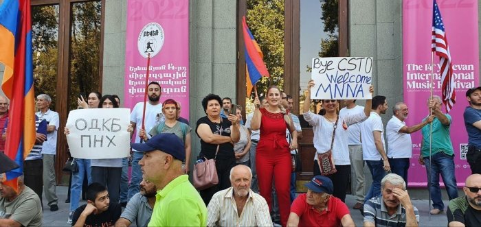В Ереване начался митинг за выход Армении из ОДКБ