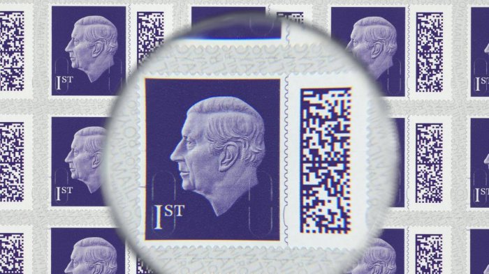 Появились первые марки с изображением короля Карла III