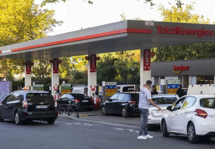 Во Франции у более чем 15% АЗС проблемы с топливом