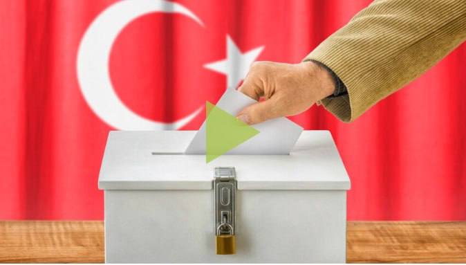 Центризбирком Турции вскрыл урны и уже начал выдавать результаты
