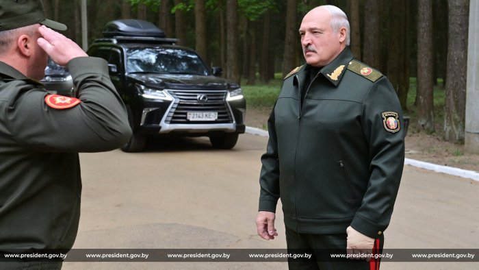 А. Лукашенко сегодня впервые с 9 мая появился на публике