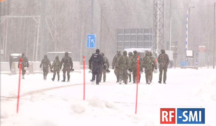 Финляндия направила военных к границе с Россией