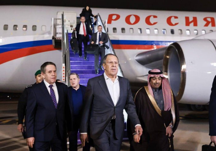 Российская делегация прибыла в Саудовскую Аравию для переговоров Российская делегация прибыла в Саудовскую Аравию для переговоров