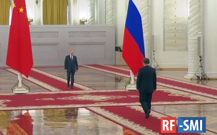 В московском Кремле проходит встреча Владимира Путина и Си Цзиньпина В московском Кремле проходит встреча Владимира Путина и Си Цзиньпина